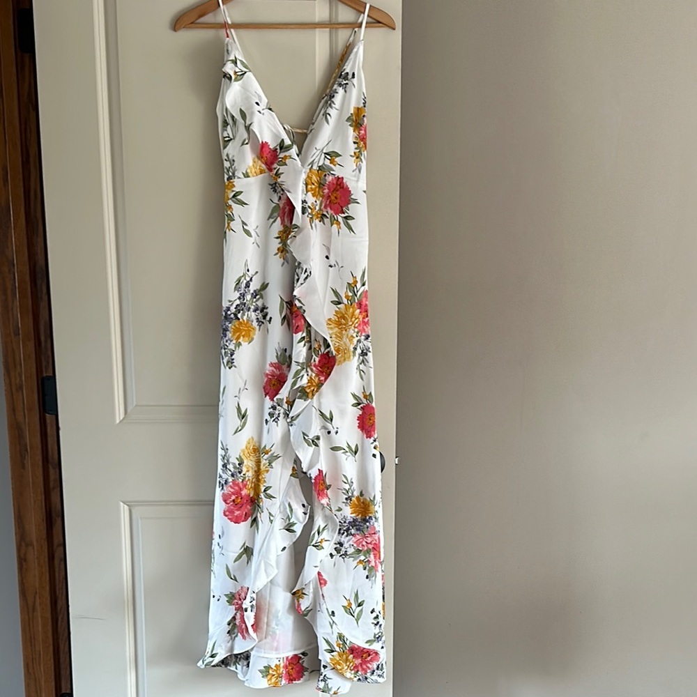 New with tags: Floral Maxi Dress - White with Multicolor Flowers size medium